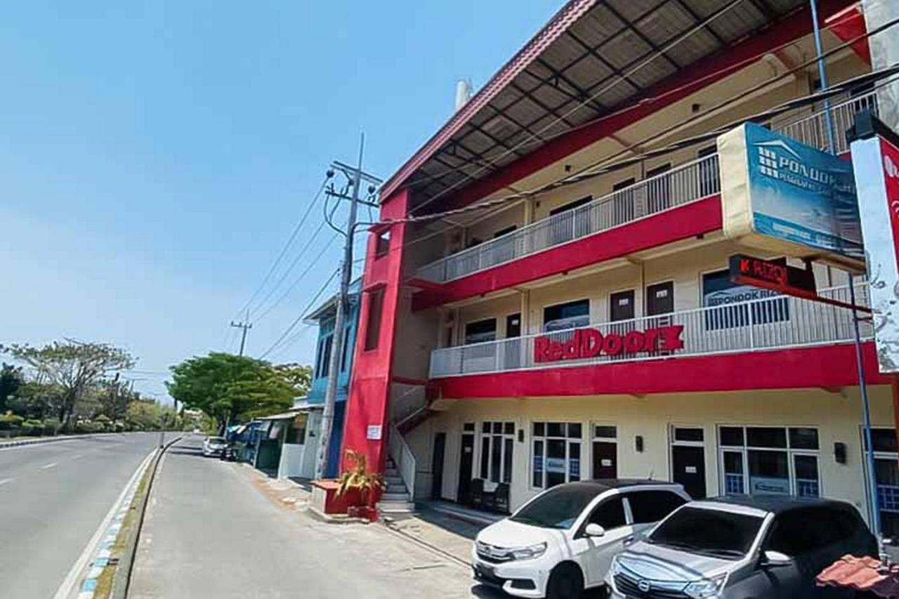 Penginapan Pondok Rizqi Syariah Brebek Εξωτερικό φωτογραφία