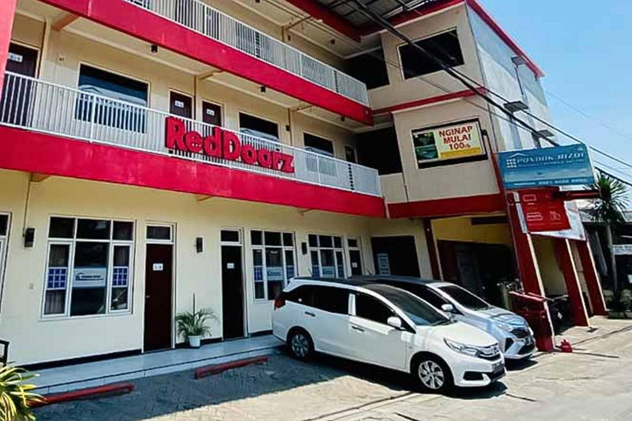 Penginapan Pondok Rizqi Syariah Brebek Εξωτερικό φωτογραφία