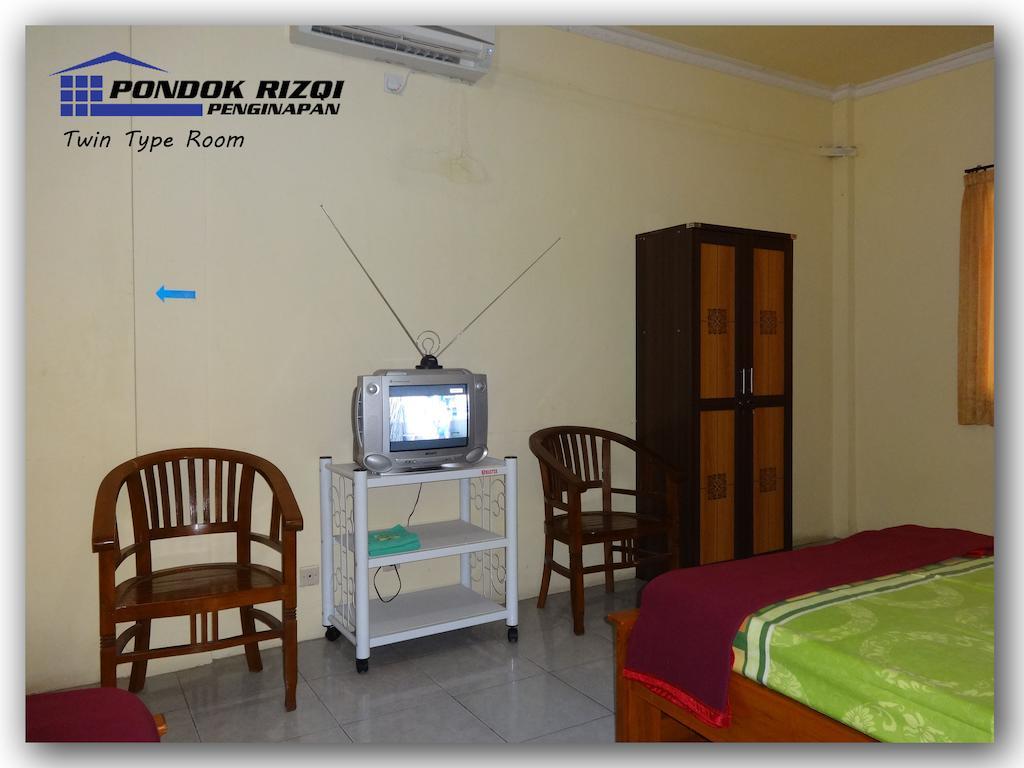 Penginapan Pondok Rizqi Syariah Brebek Δωμάτιο φωτογραφία